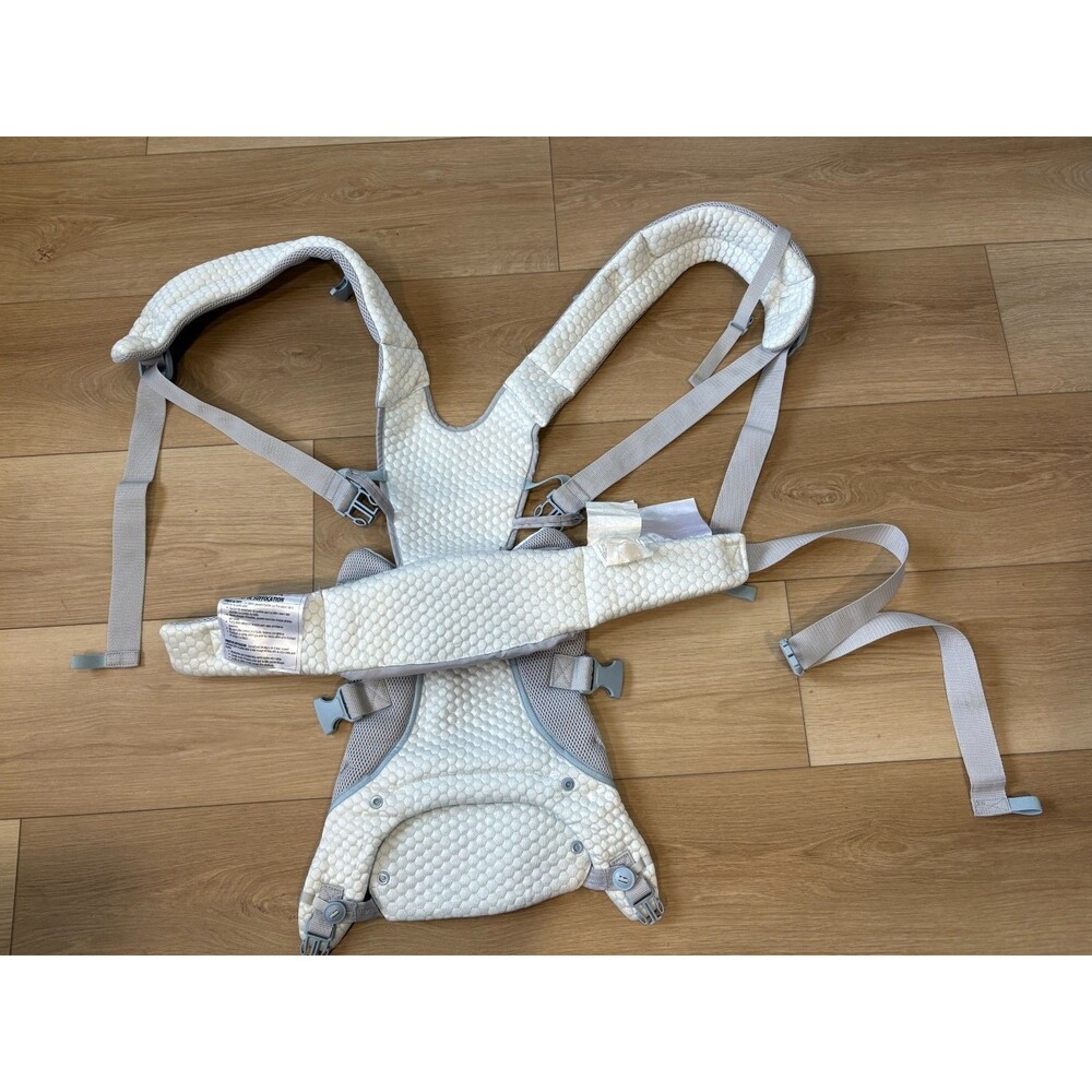 Infantino StayCool 4-in-1 Convertible Baby Carrier - Gray/White Mesh 8-40 lbs